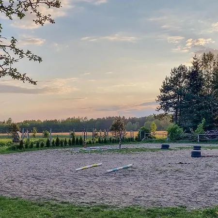 2 Bedroom Cozy In Rekowo Сasa de vacaciones